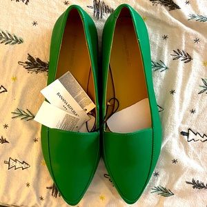 NWT banana republic flats 🥿
